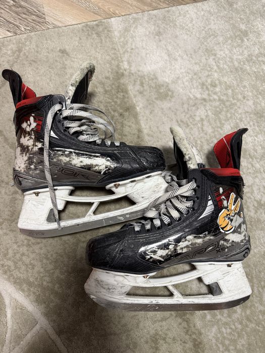 Продам коньки BAUER