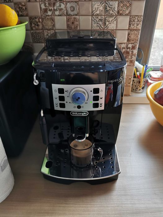 Espressor automat De'Longhi Magnifica