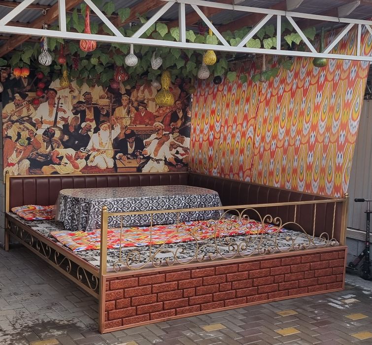 Тапчан вместе с ковром