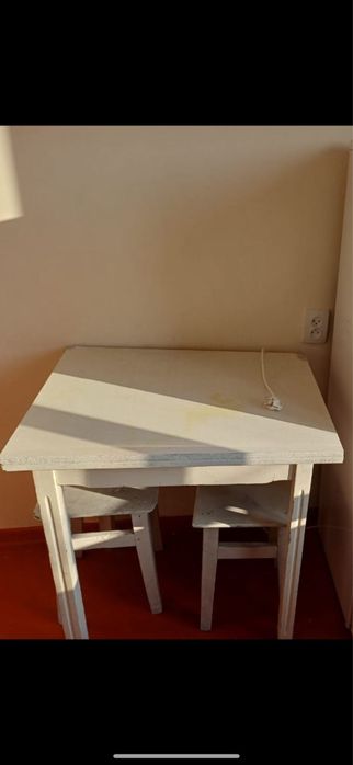 Стол в хорошем состоянии