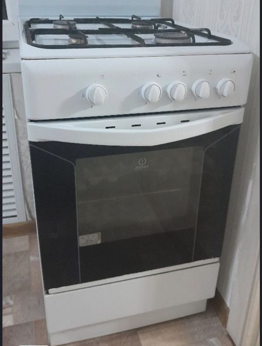 Продам газ плиту