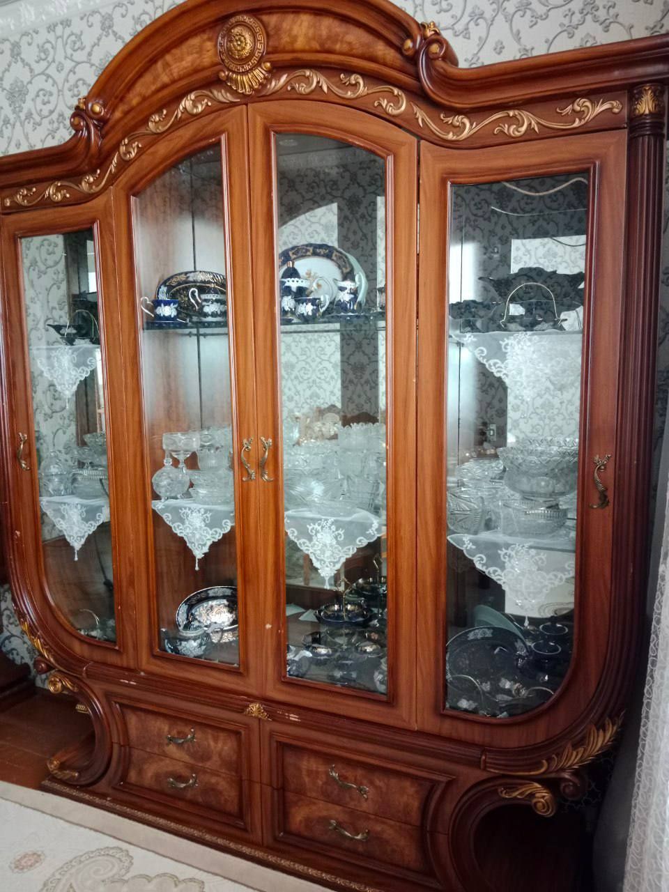 Xitoy mebeli sotiladi