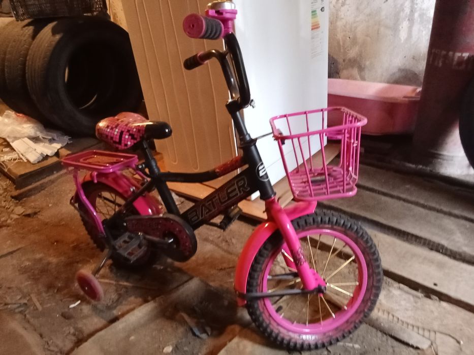 Продам детский велосипед новый дома катались
