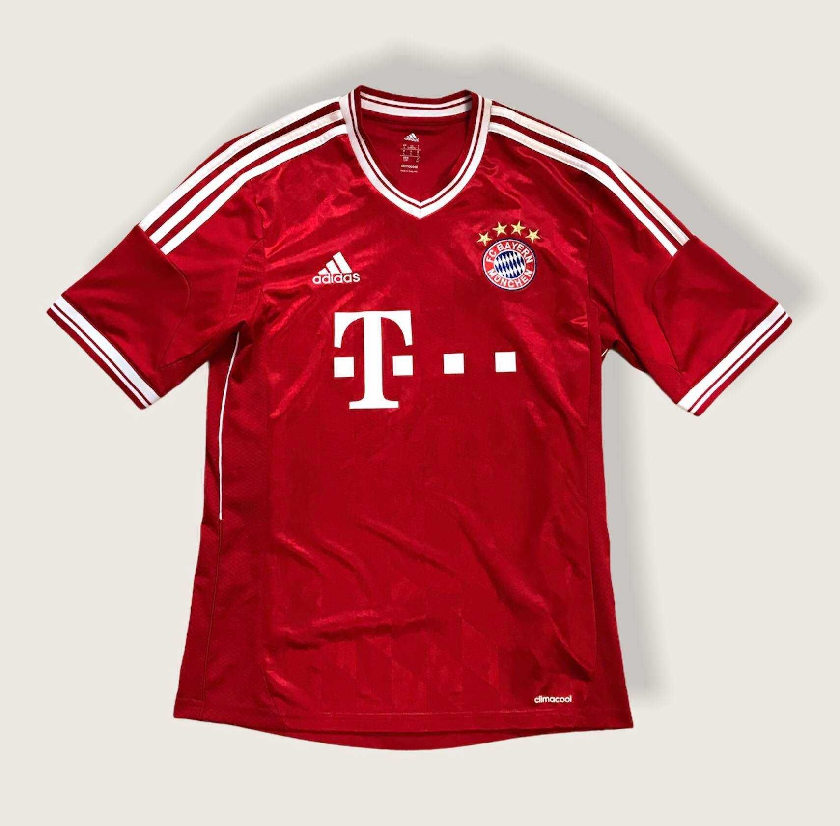 Оригинална тениска на Bayern Munich размер М
VfB Stutt
