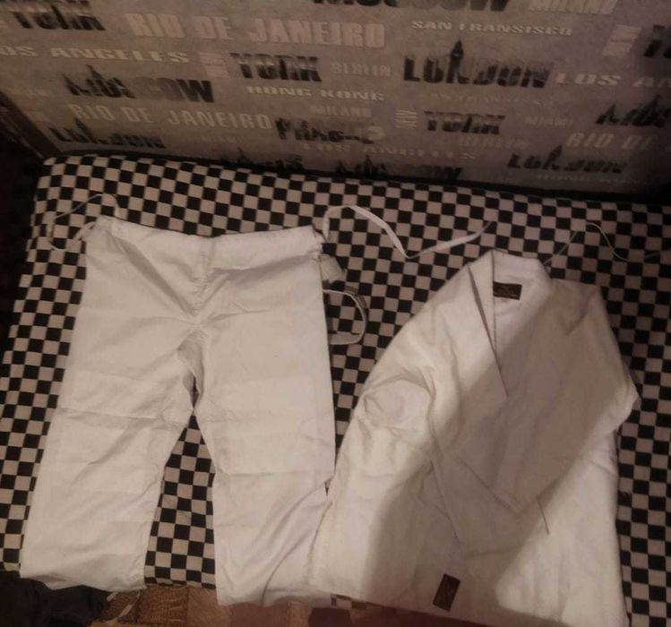 Продам кимоно для единоборств