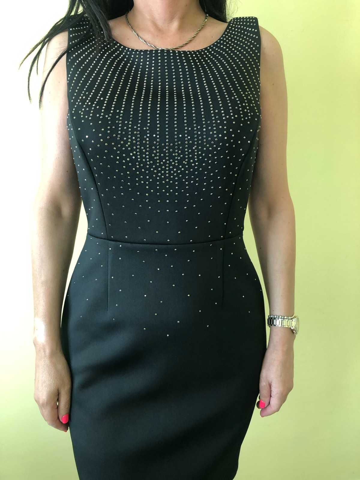 Дамска рокля Calvin Klein, черна, официална, елегантна с камъни