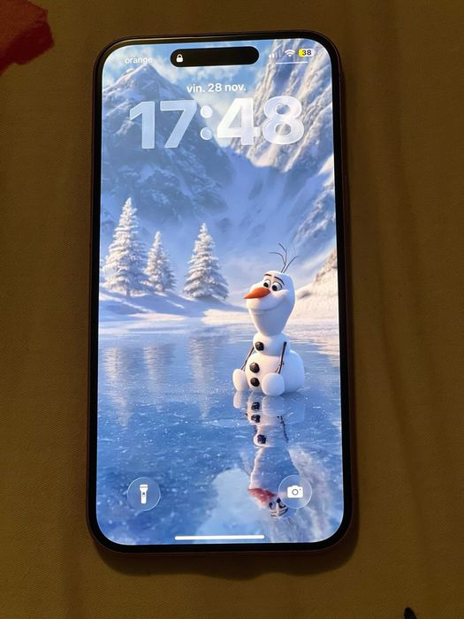 Vând Iphone 16 plus