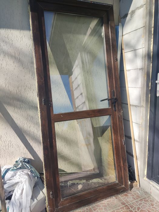 Ușa termopan din PVC