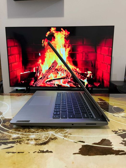 Laptop Slim Lenovo , AMD Ryzen 5 , 8 Gb RAM , 256 GB SSD , FULL HD