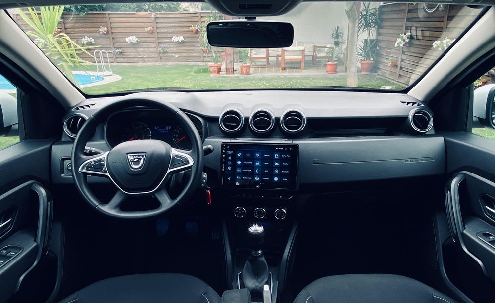 DACIA DUSTER Comfort 1.6 SCe 114cp,benzina, 4x4, Navigatie 9" km reali