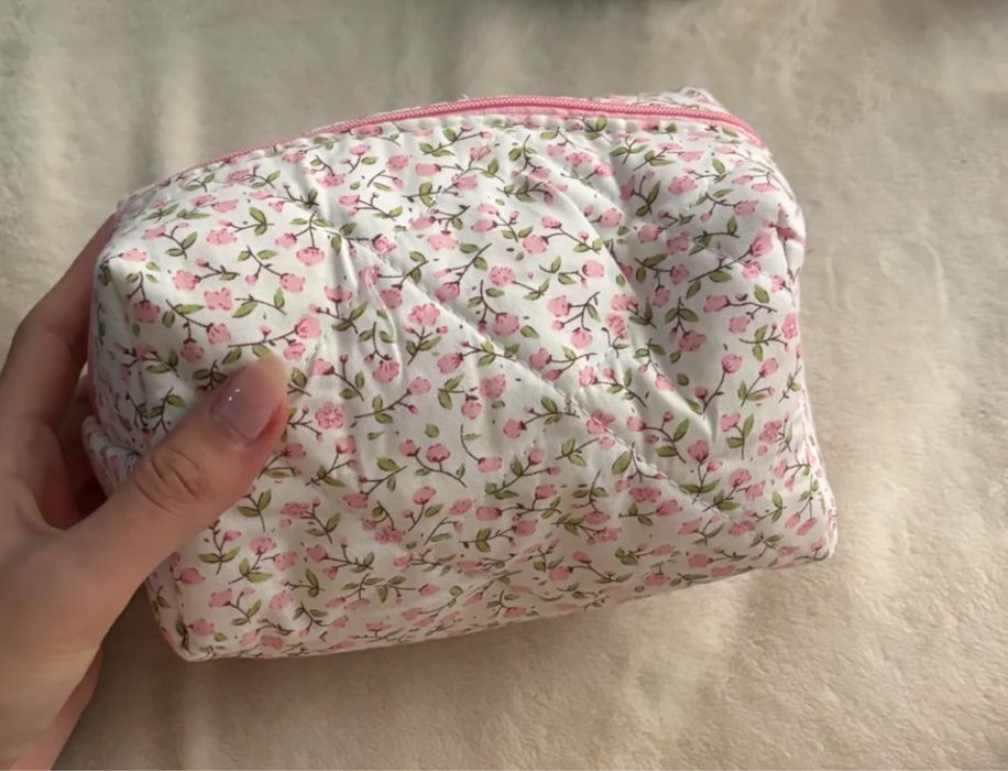 Женская косметичка небольшая