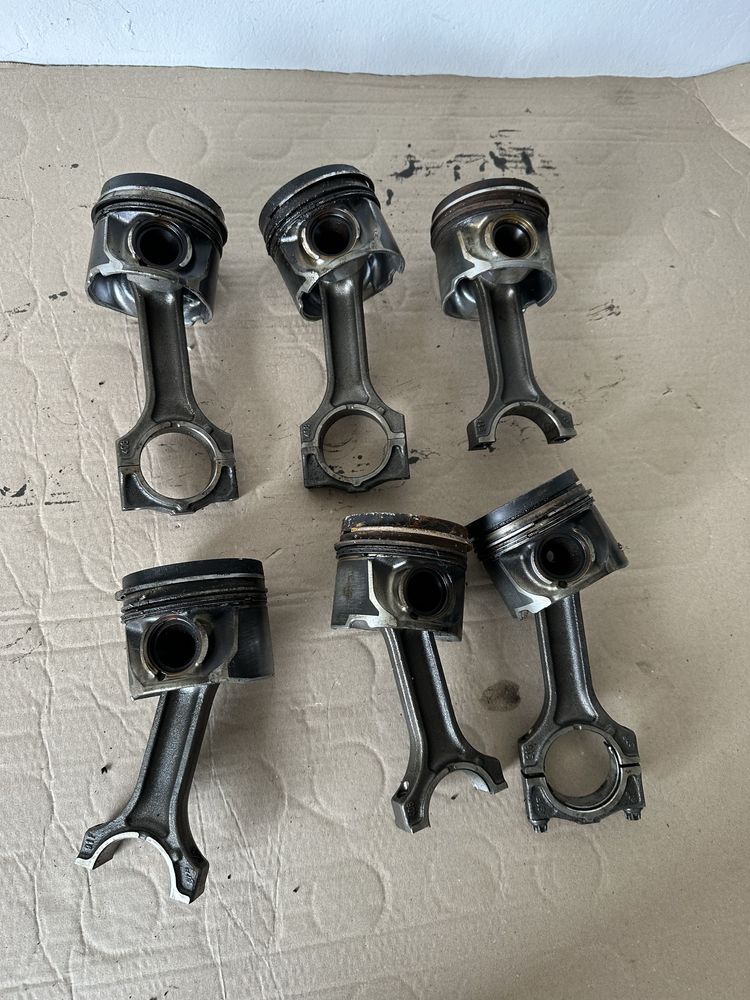 Piston pistoane BMW seria 5 E60 E61 218cp X5 E53 218cp  3.0 diesel