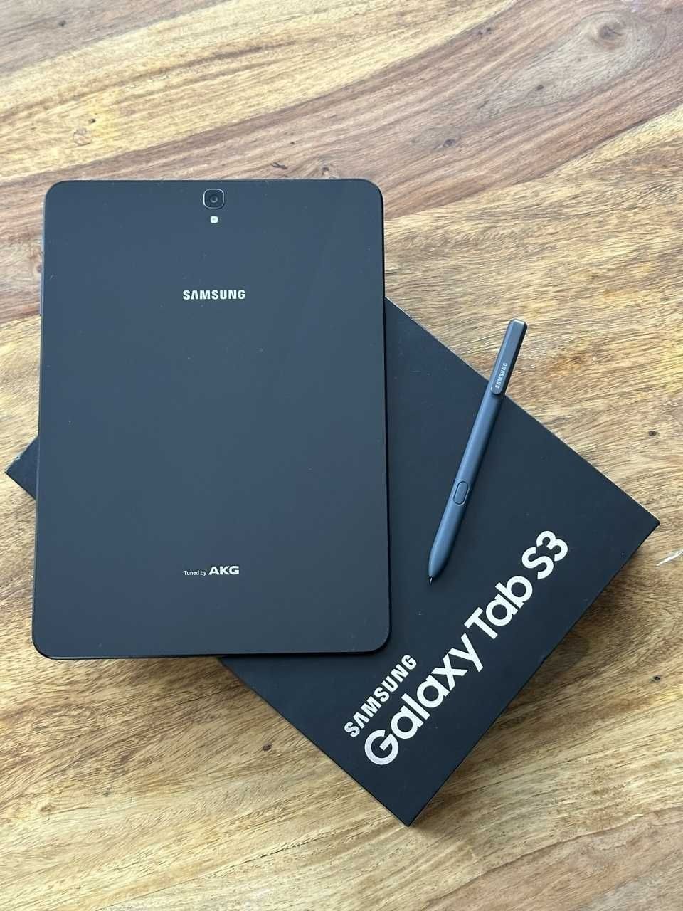 Като НОВ! /Samsung Galaxy Tab S3/Super AMOLED 2048x1536/LTE/AKG звук/