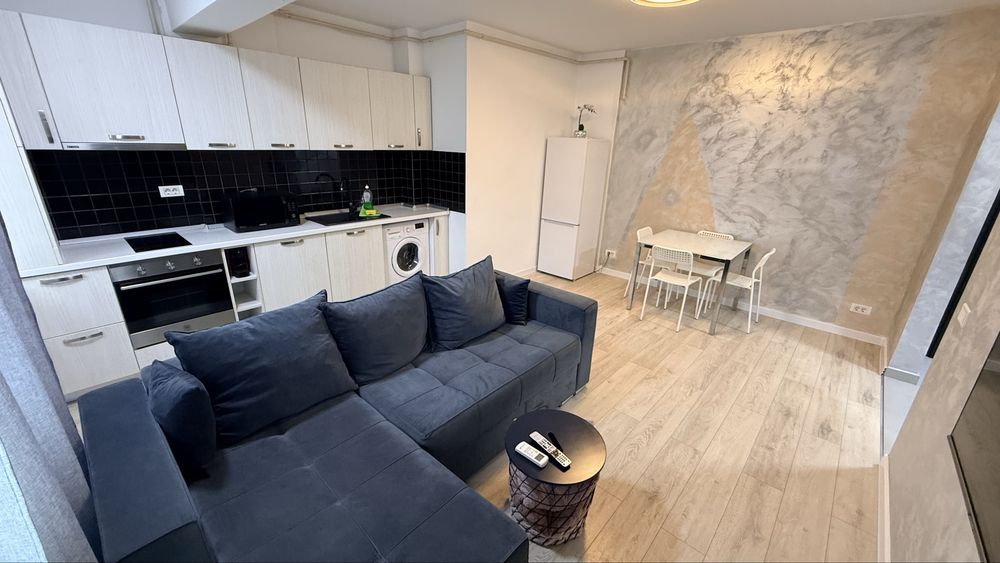 Vand apartament 2 camere sector 4