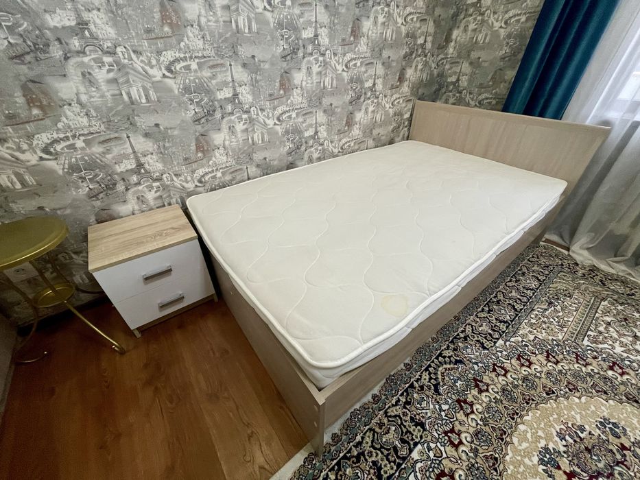 Продам спальный гарнитур