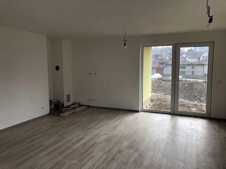 Vand case modulare la cheie