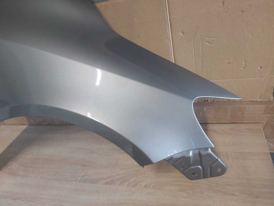 Aripa Fata Dreapta VW Golf 5/V Plus 2005-2009 (LA9W (Maro))