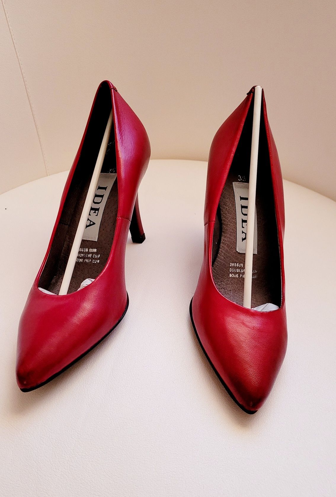 Pantofi rosii din piele marime 35