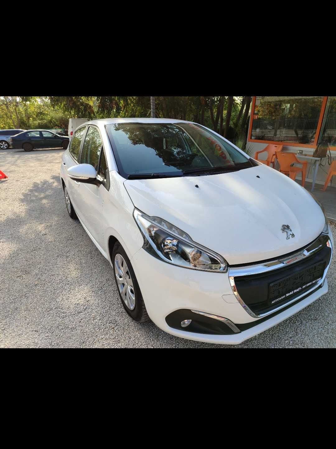 Peugeot 208, 136000 км, в отлично състояние