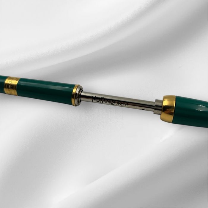 Yves Saint Laurent химиклка