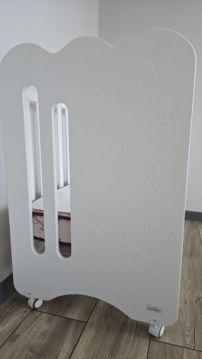 Дървена кошара 60х120 с функция next to me + матрак Magniflex