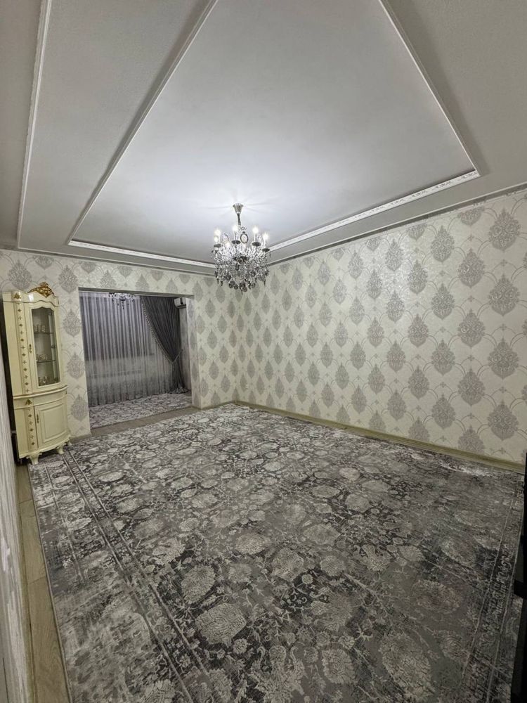 Коратош 4/4/5 Евроремонт бал: 2.20х7 100 кв.м ор: Дружба Чорсу Масжид