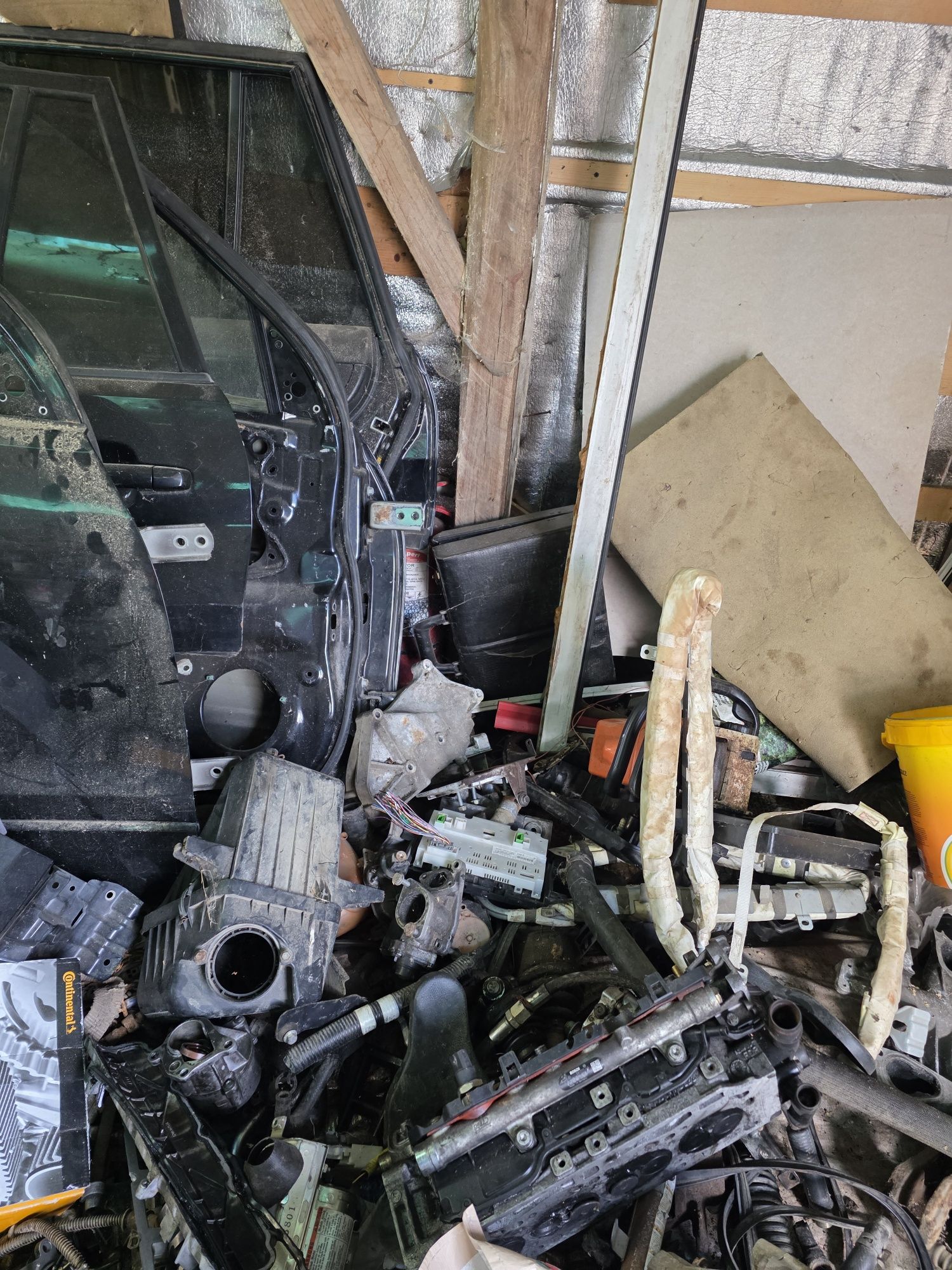 Piese suzuki grand vitara 1.9 ddis(uși, aripi,injectoare,pompe)