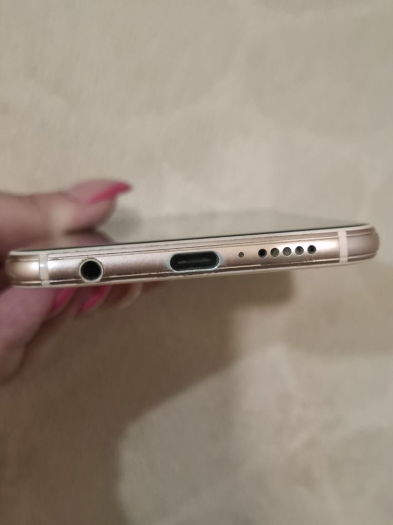 Продам Huawei p20 lite