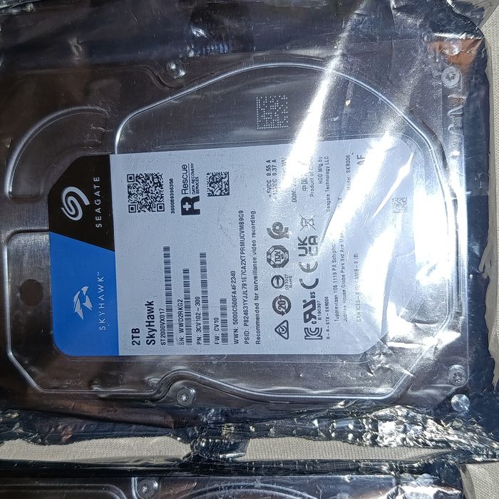 Vând HDD 2 TB  seagate skyhawk