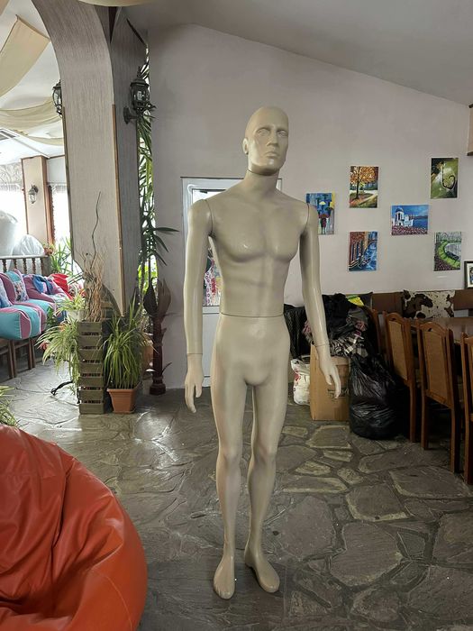 Манекени за дрехи