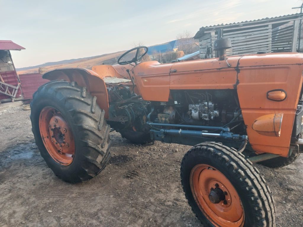 Tractor fiat om model 615