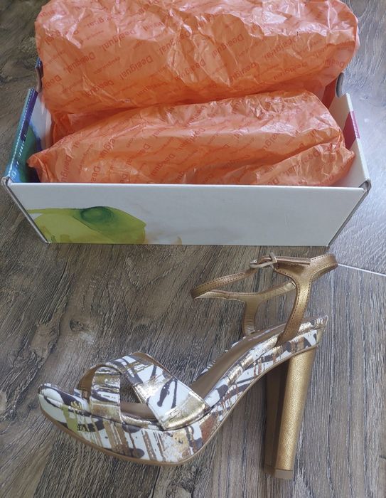 Sandale cu toc Desigual