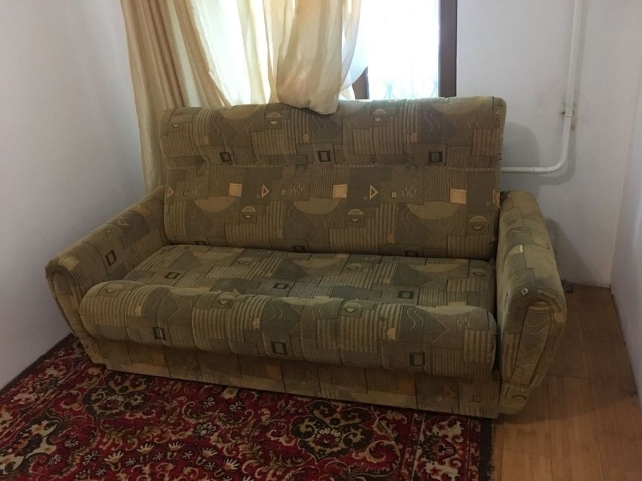 Продам диван-кровать и два кресла