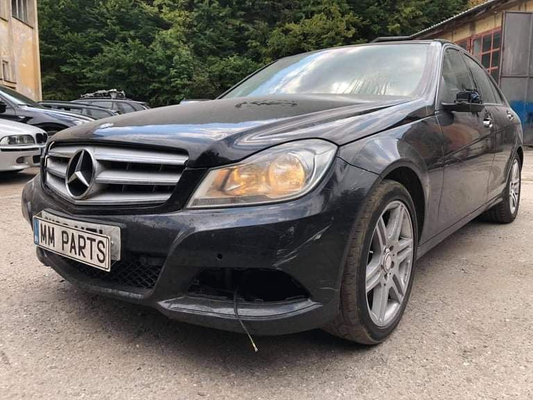 Mercedes W204 C220CDI 651 Facelift 170кс ръчка НА ЧАСТИ !