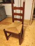 Piese de mobilier: scaun, comodă, scaun copii Stokke