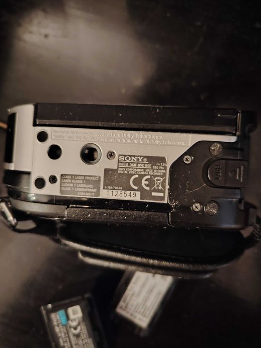 Vând camera filmat hibrid Sony cu mini dvd și card foto