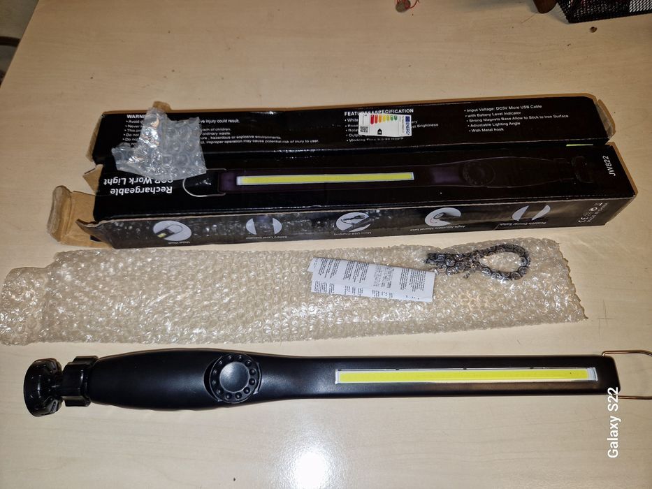 Lampa de lucru cu led, reîncărcabila, cu baza magnetică