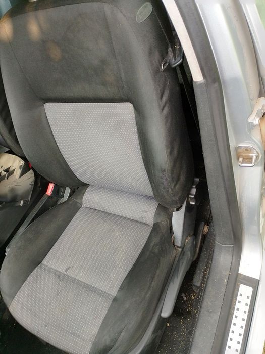 Vând scaune plus bancheta Golf 4