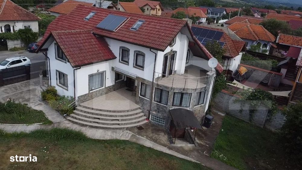 Casa P+E+M cu 4 camere, 250 mp si 3000 mp teren, zona Arcani