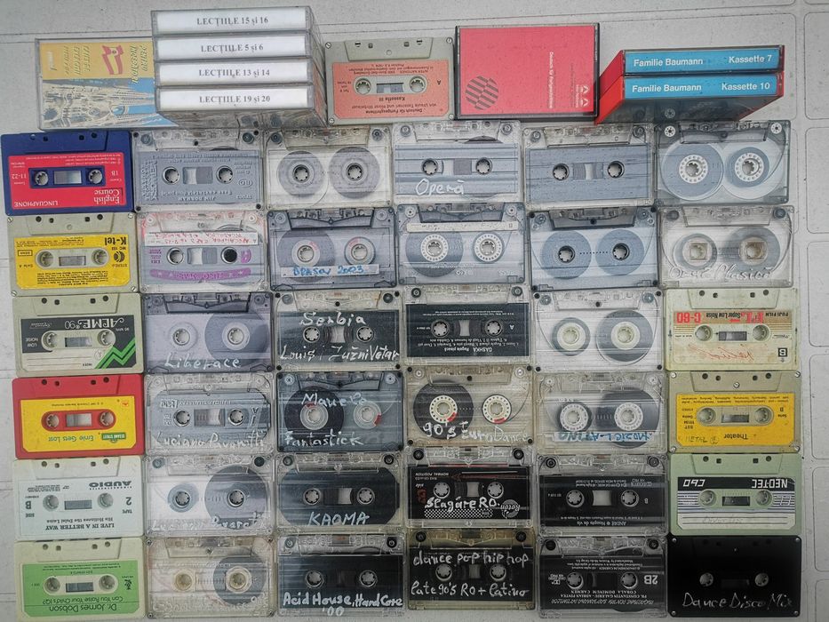 casete audio, cd-uri, viniluri muzică povești colinde cântări biserică