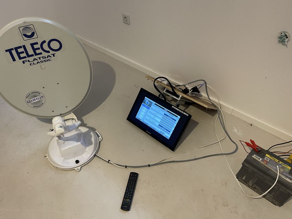 TV saltelit aut 12v Rulota Autorulota perfect funtionabil