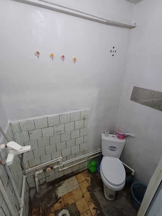 Urganch Zanalni Sharq bozor yonida 1 xonali ijaraga beriladi