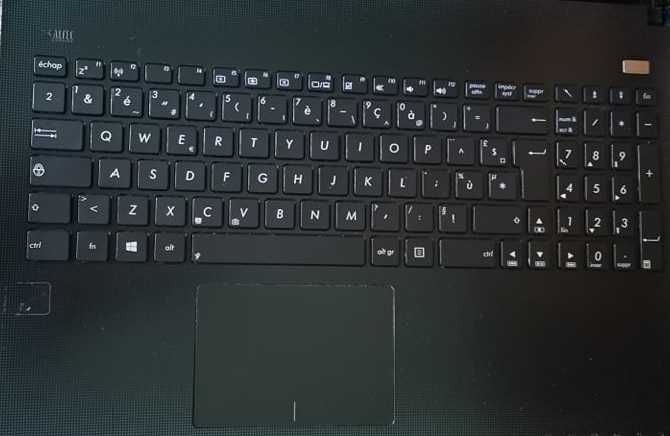 Dezmembrez Laptop Asus X501A