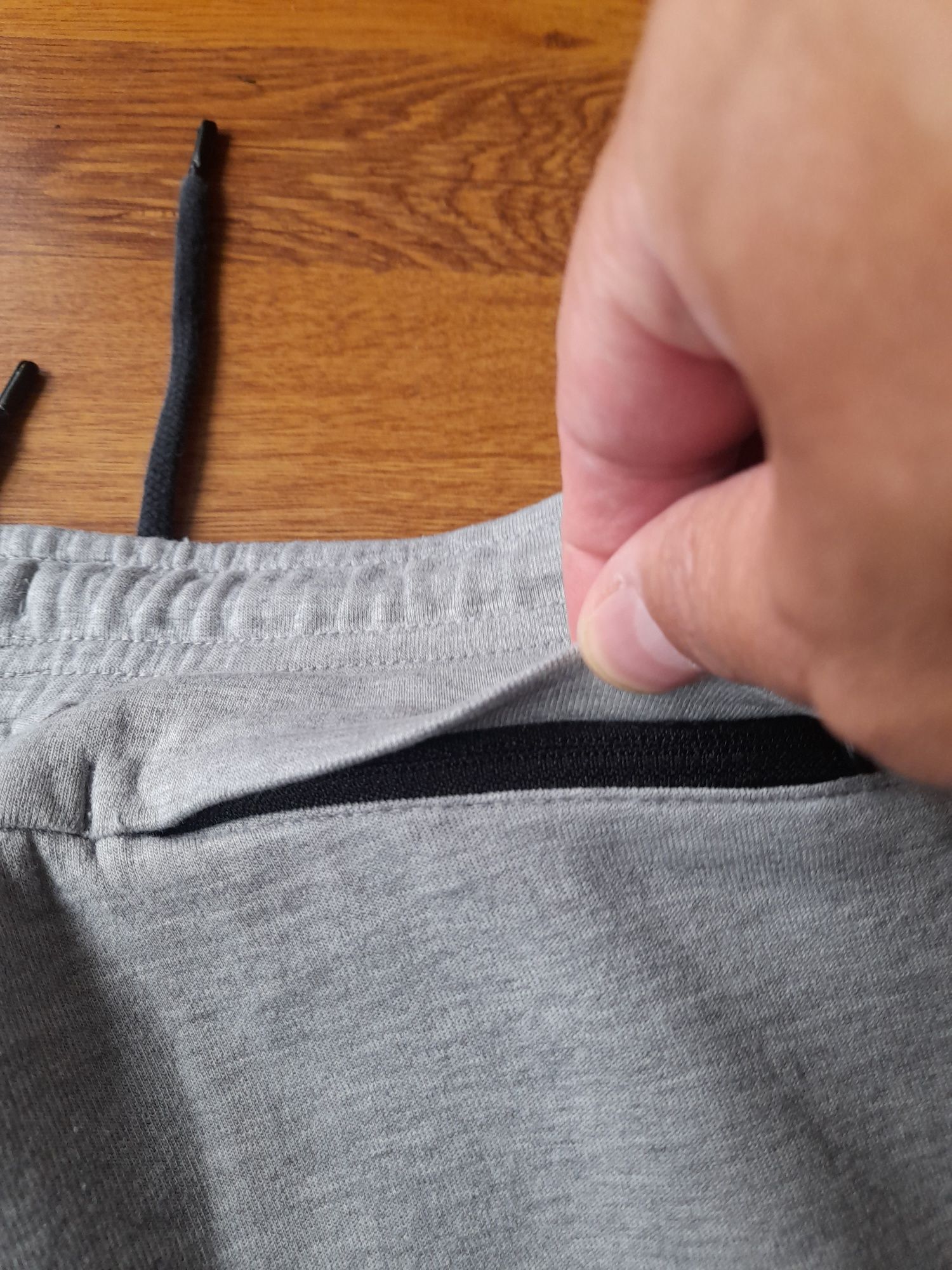 Nike tech мъжко долнище M размер.
