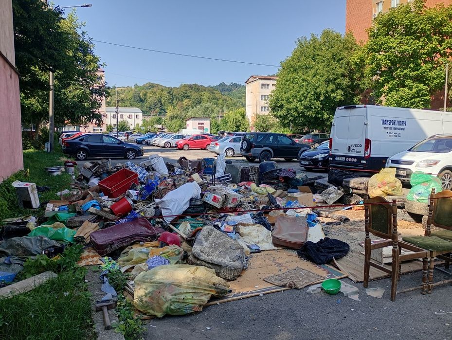 Transport marfă.Mutări și debarasări complete.MANIPULANȚI MARFĂ