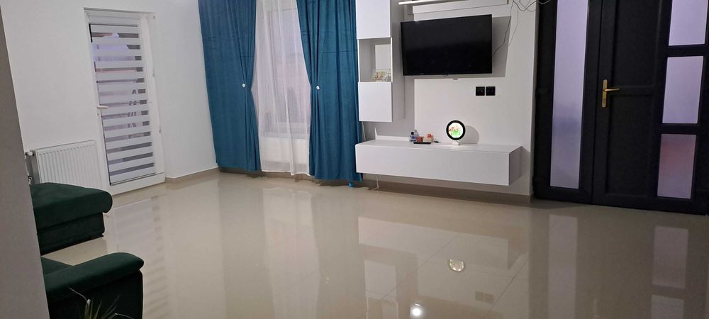 Vand sau schimb cu apartament+ diferenta