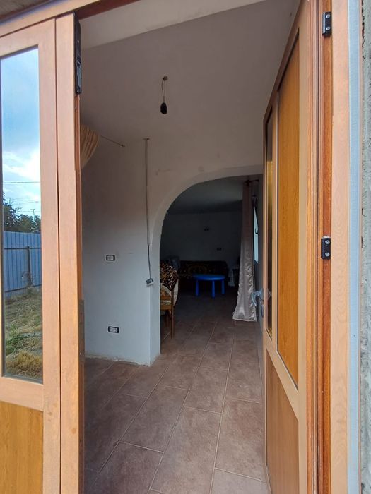 Proprietar vând casă Bolotest i-Gagesti tel.0039 3202241732