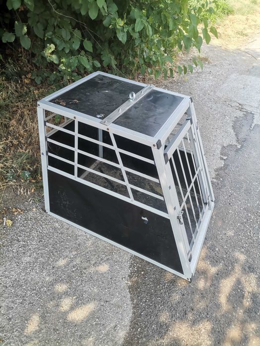 клетка за транспорт на животни