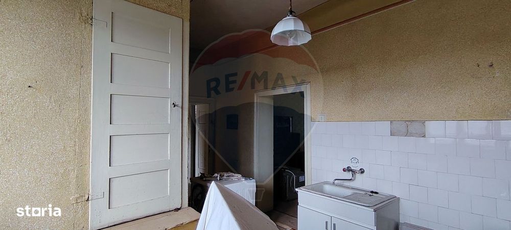 Apartament cu 4 camere de vânzare în zona Central