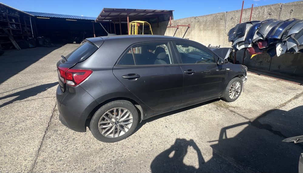 На части Kia Rio 1.2 1.4 i
